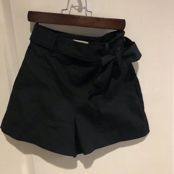 Aritzia Babaton Dress Shorts with Tie-Waist Black - Picture 1 of 3